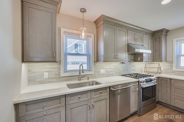 41 Lake Avenue, Metuchen, NJ 08840