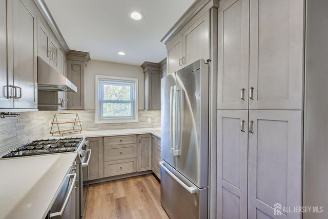 41 Lake Avenue, Metuchen, NJ 08840