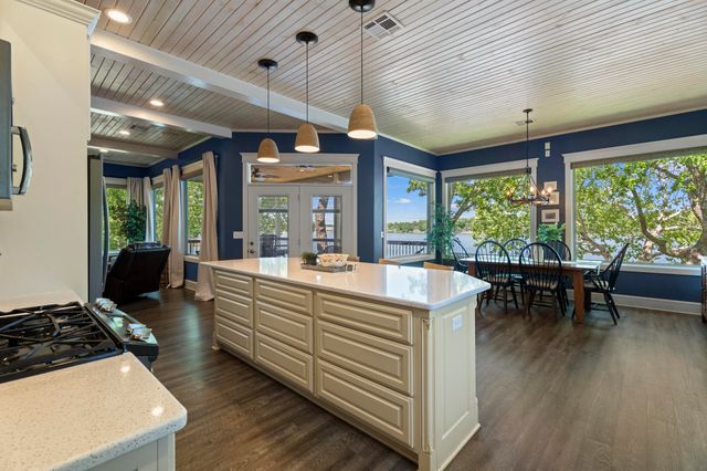 31694 S 622 Road, Grove, OK 74344