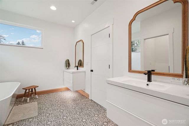 3721 NW 378th Street, La Center, WA 98629