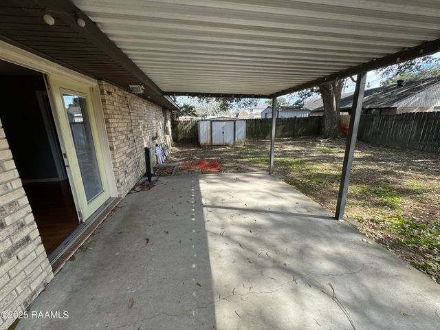 107 Village Lane, Lafayette, LA 70506