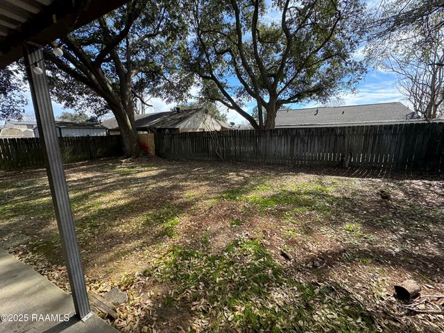 107 Village Lane, Lafayette, LA 70506