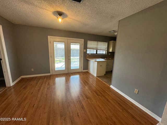 107 Village Lane, Lafayette, LA 70506