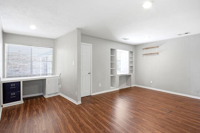 25302 Friar Lake Lane, Spring, TX 77373