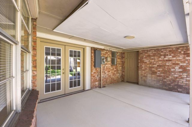 25302 Friar Lake Lane, Spring, TX 77373