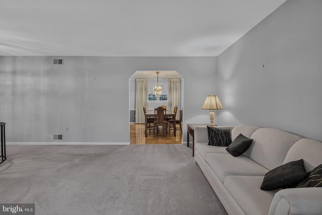 702 GLENEAGLES DR, Fort Washington, MD 20744