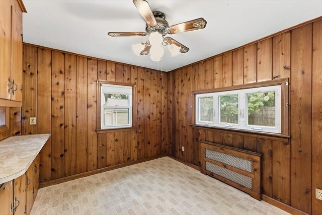 97 Lancaster St, Springfield, MA 01118