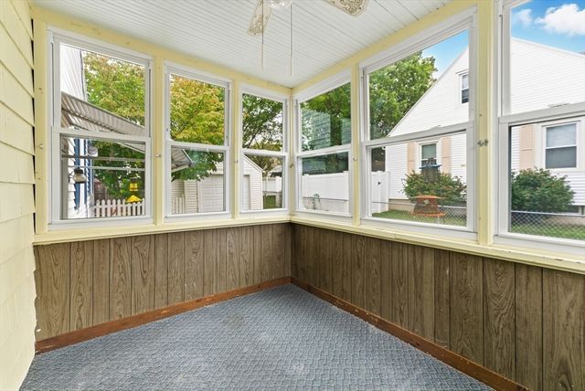 97 Lancaster St, Springfield, MA 01118