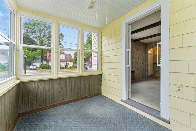 97 Lancaster St, Springfield, MA 01118