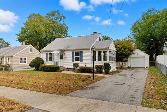 97 Lancaster St, Springfield, MA 01118