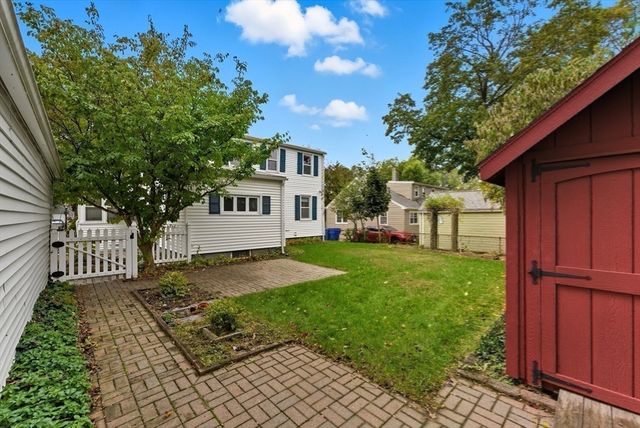 97 Lancaster St, Springfield, MA 01118