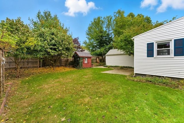 97 Lancaster St, Springfield, MA 01118