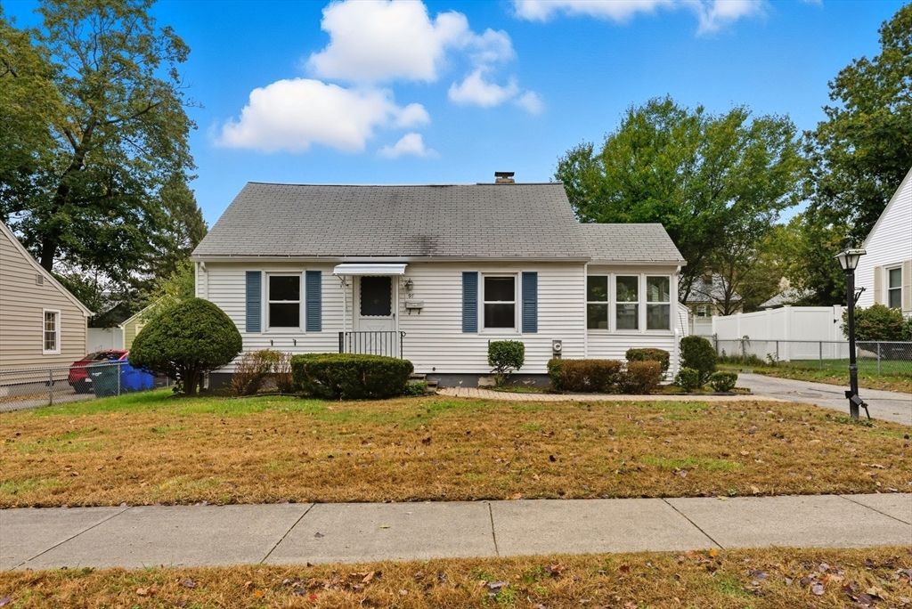 97 Lancaster St, Springfield, MA 01118