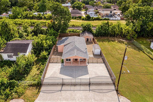 2610 Lynnfield Street, Houston, TX 77093