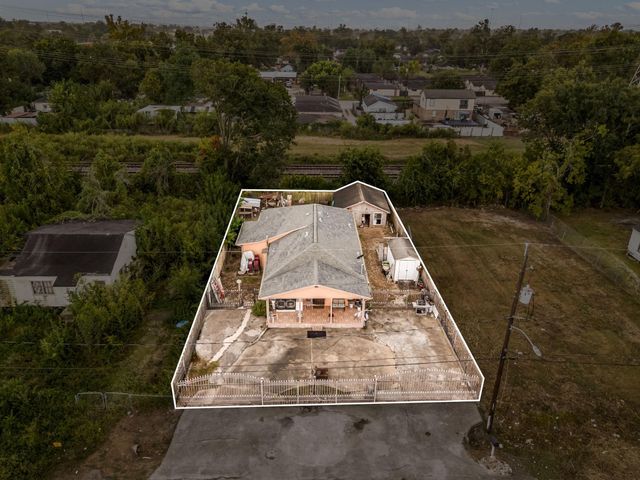 2610 Lynnfield Street, Houston, TX 77093