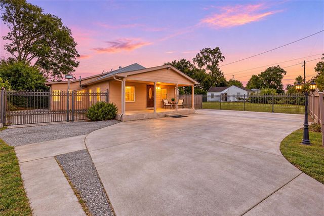 2610 Lynnfield Street, Houston, TX 77093
