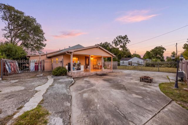 2610 Lynnfield Street, Houston, TX 77093