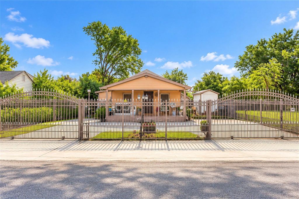 2610 Lynnfield Street, Houston, TX 77093