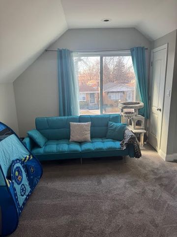 9043 S Ellis Avenue, Chicago, IL 60619