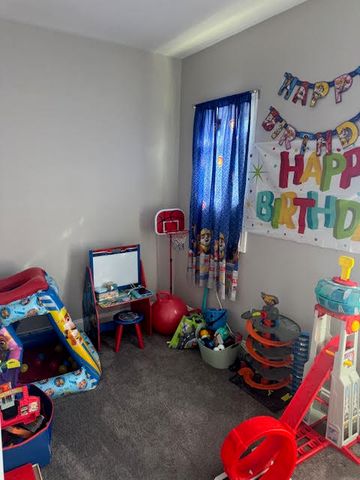 9043 S Ellis Avenue, Chicago, IL 60619