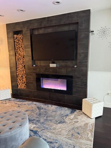 9043 S Ellis Avenue, Chicago, IL 60619