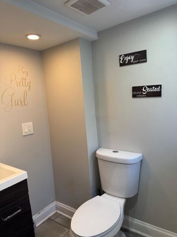 9043 S Ellis Avenue, Chicago, IL 60619