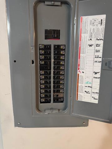 9043 S Ellis Avenue, Chicago, IL 60619