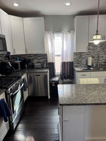 9043 S Ellis Avenue, Chicago, IL 60619