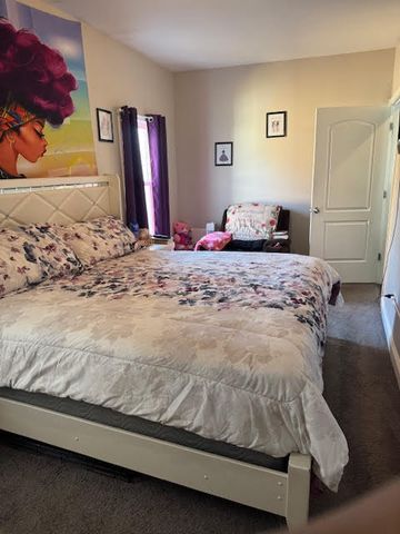 9043 S Ellis Avenue, Chicago, IL 60619