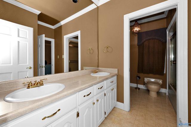 2642 College Street, Courtland, AL 35618