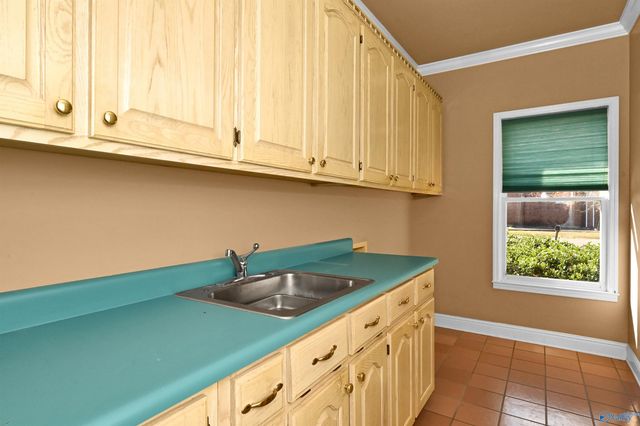 2642 College Street, Courtland, AL 35618