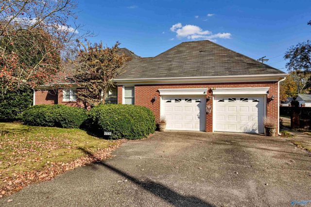 2642 College Street, Courtland, AL 35618