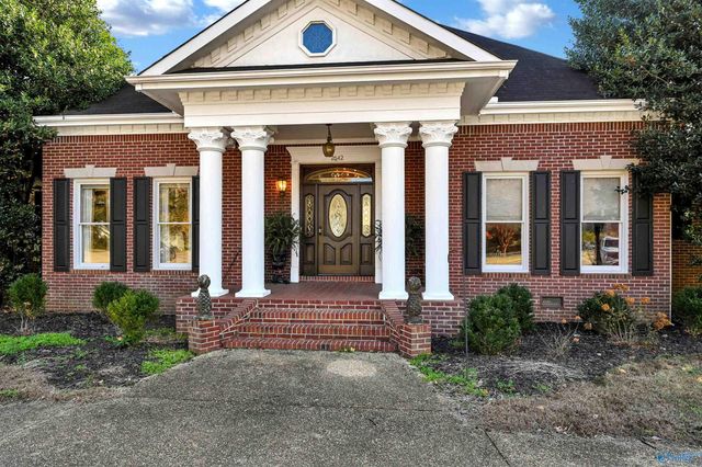 2642 College Street, Courtland, AL 35618