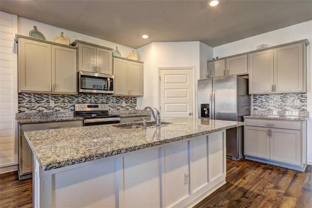 3670 Lilly Brook Drive, Loganville, GA 30052