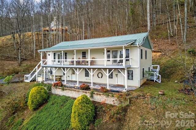 120 Mountain Mist Lane, Waynesville, NC 28785