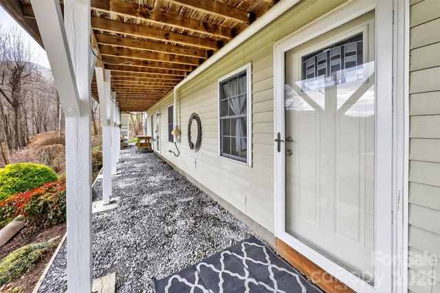 120 Mountain Mist Lane, Waynesville, NC 28785