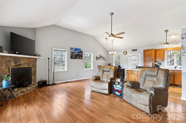 120 Mountain Mist Lane, Waynesville, NC 28785