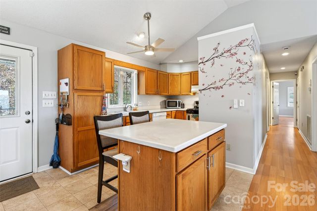 120 Mountain Mist Lane, Waynesville, NC 28785