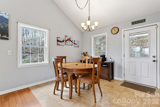 120 Mountain Mist Lane, Waynesville, NC 28785