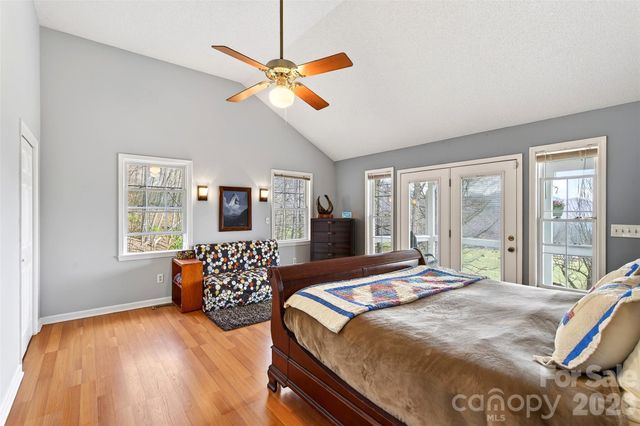 120 Mountain Mist Lane, Waynesville, NC 28785