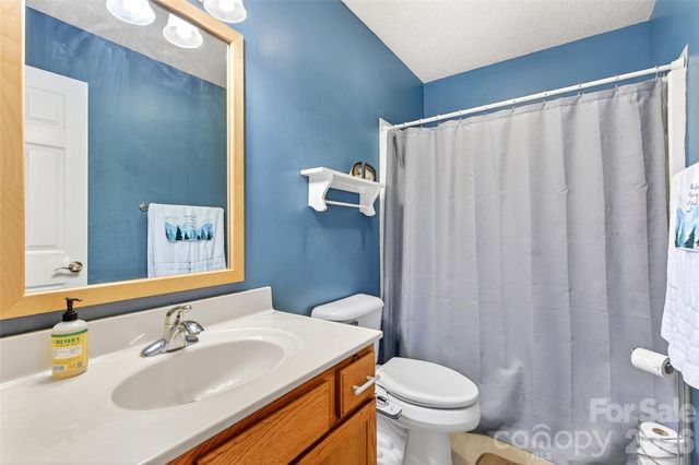 120 Mountain Mist Lane, Waynesville, NC 28785