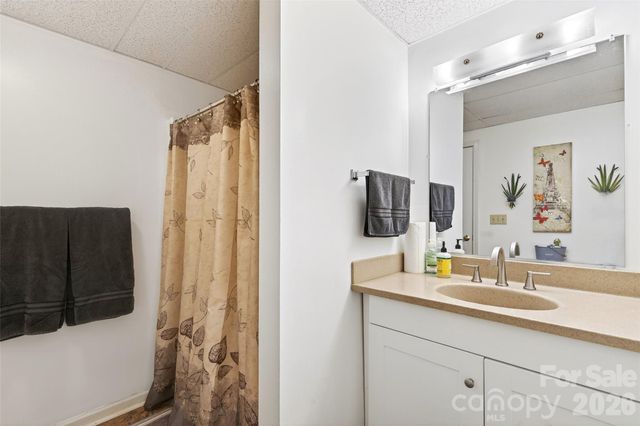 120 Mountain Mist Lane, Waynesville, NC 28785