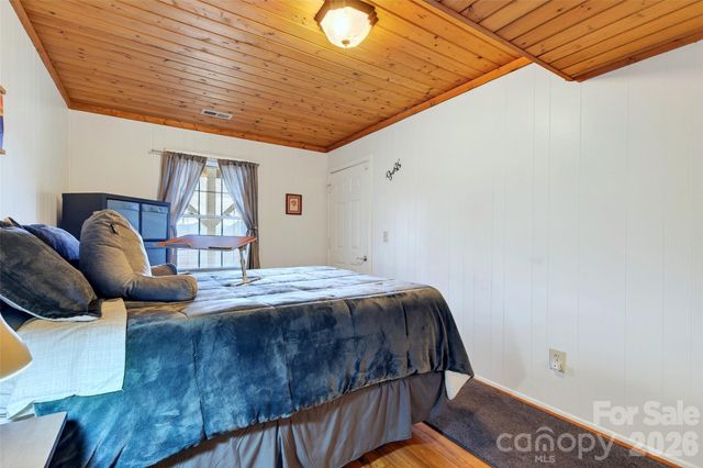 120 Mountain Mist Lane, Waynesville, NC 28785