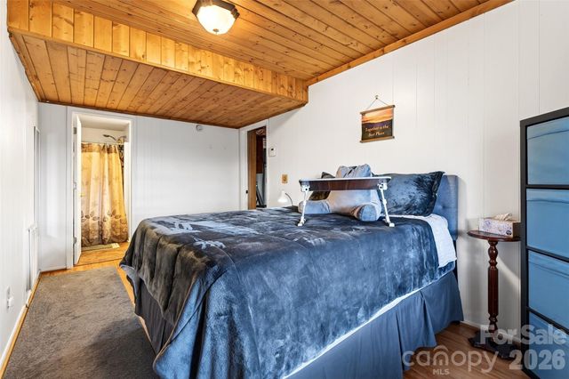 120 Mountain Mist Lane, Waynesville, NC 28785