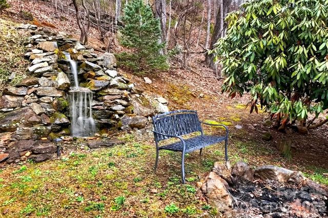 120 Mountain Mist Lane, Waynesville, NC 28785