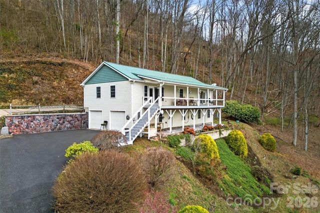 120 Mountain Mist Lane, Waynesville, NC 28785