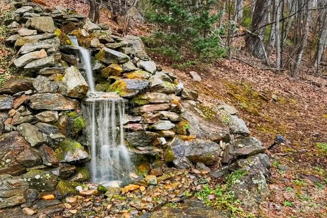 120 Mountain Mist Lane, Waynesville, NC 28785