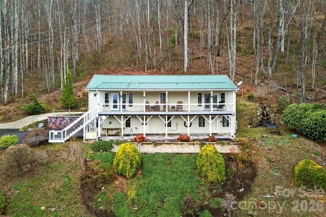 120 Mountain Mist Lane, Waynesville, NC 28785