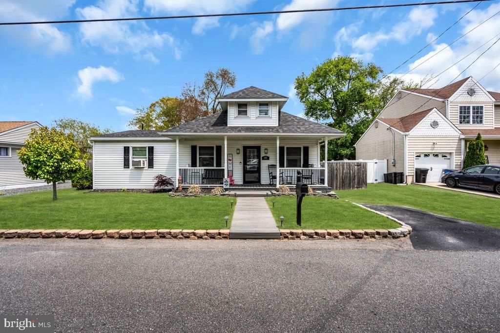 49 ILLINOIS AVE, Waretown, NJ 08758