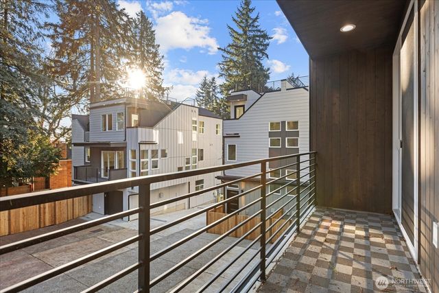 10748 Interlake Avenue N, Seattle, WA 98133
